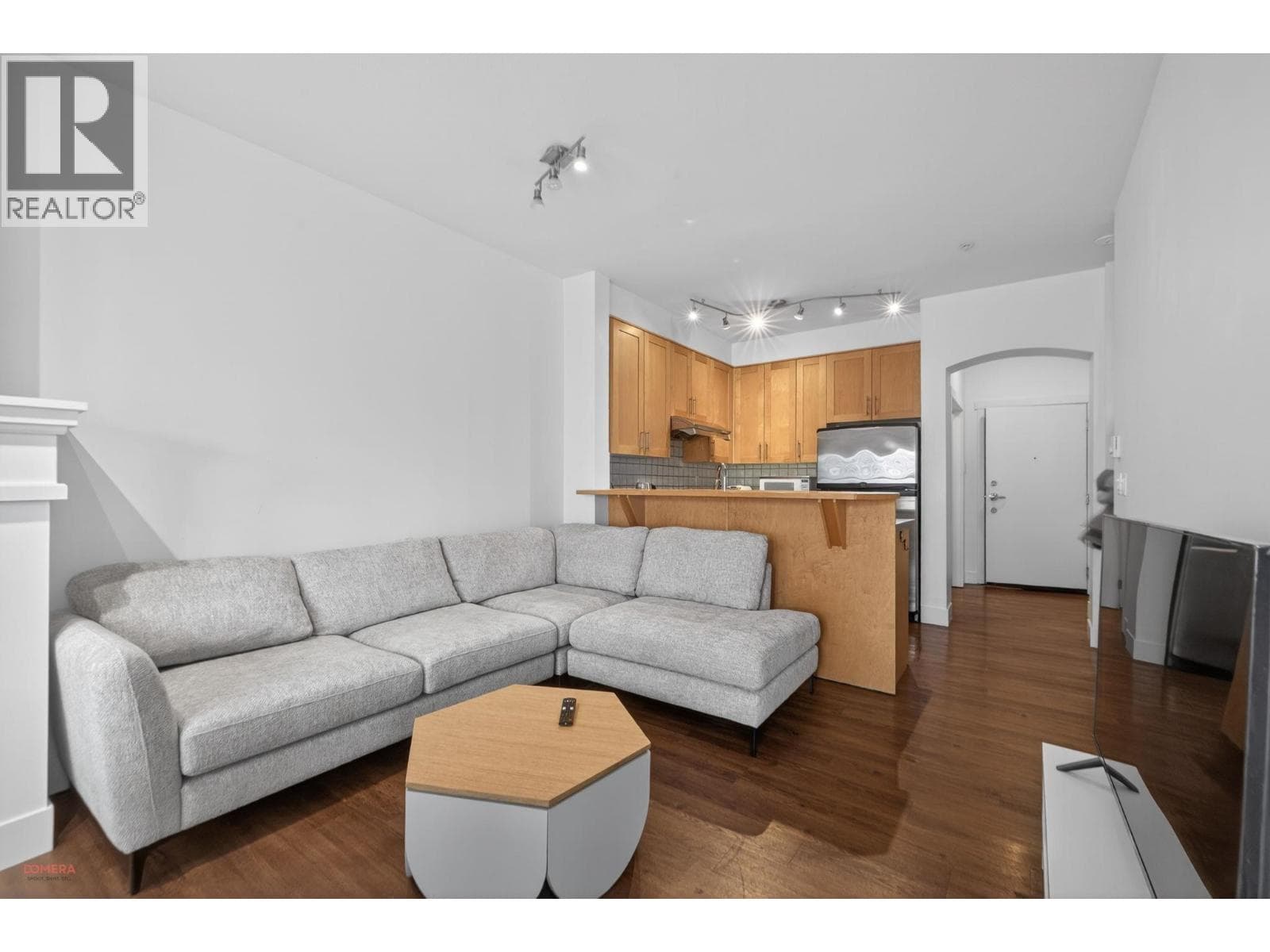 1304 4655 VALLEY DRIVE photo 4