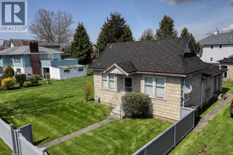 5211 MAPLE ROAD photo 2
