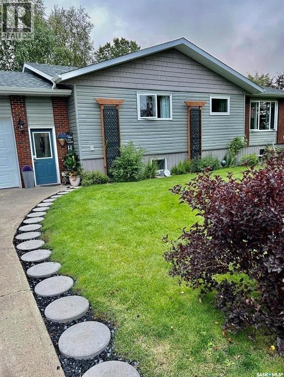 420 Logan AVENUE photo 2