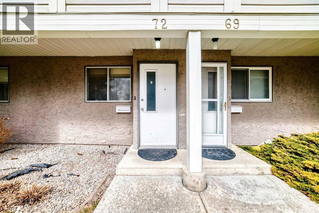 72, 3015 51 Street SW photo 4