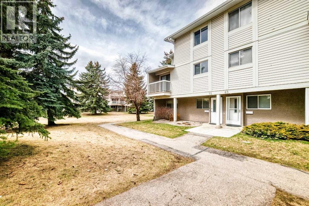 72, 3015 51 Street SW photo 3