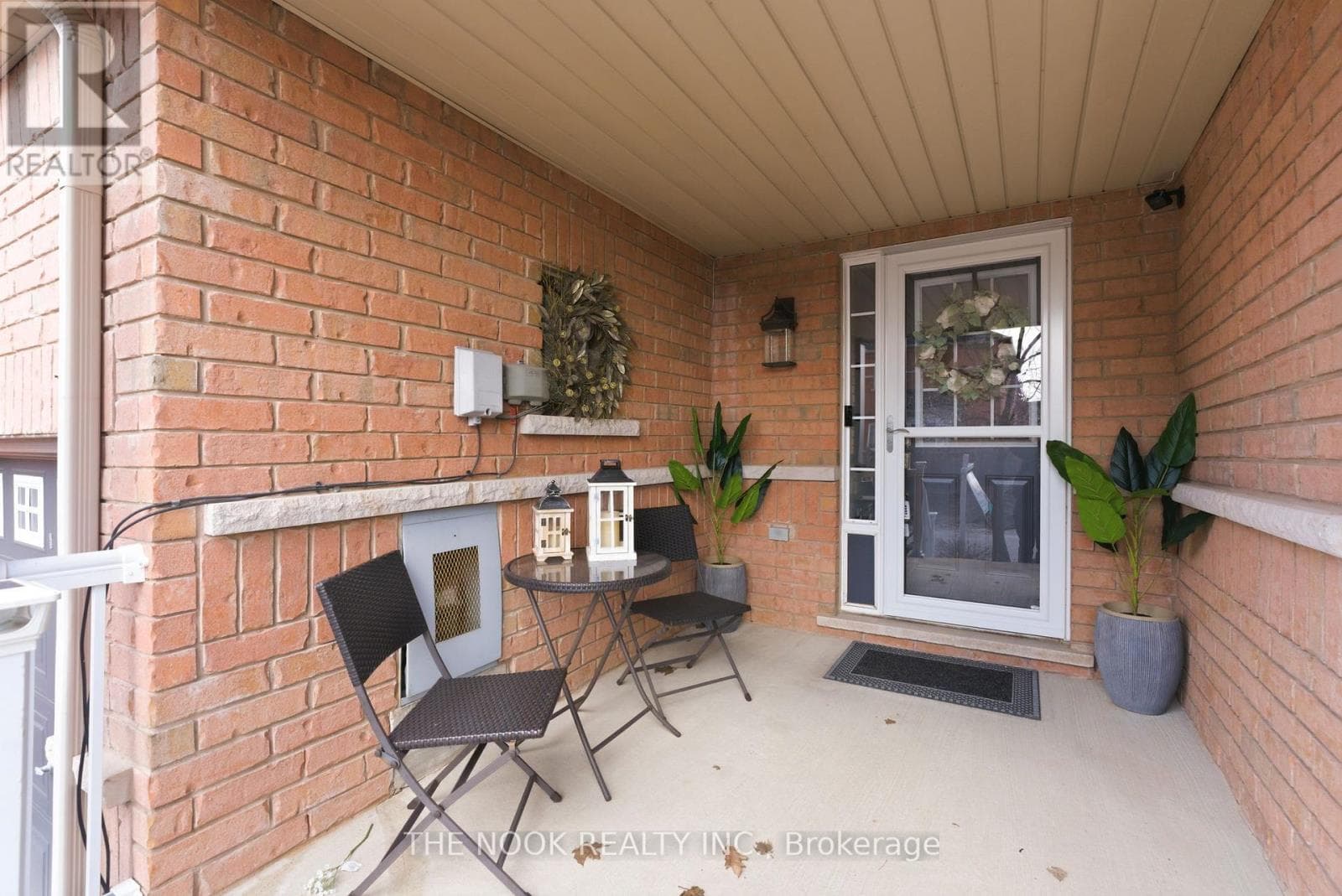 107 BARKDALE WAY photo 2