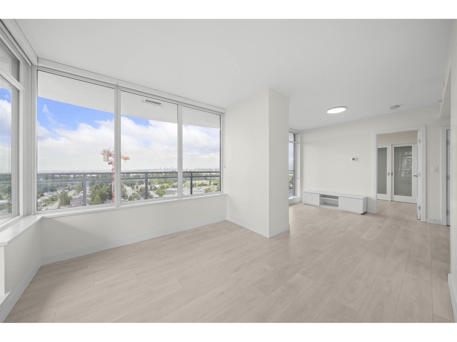 2108 13318 104 AVENUE photo 3