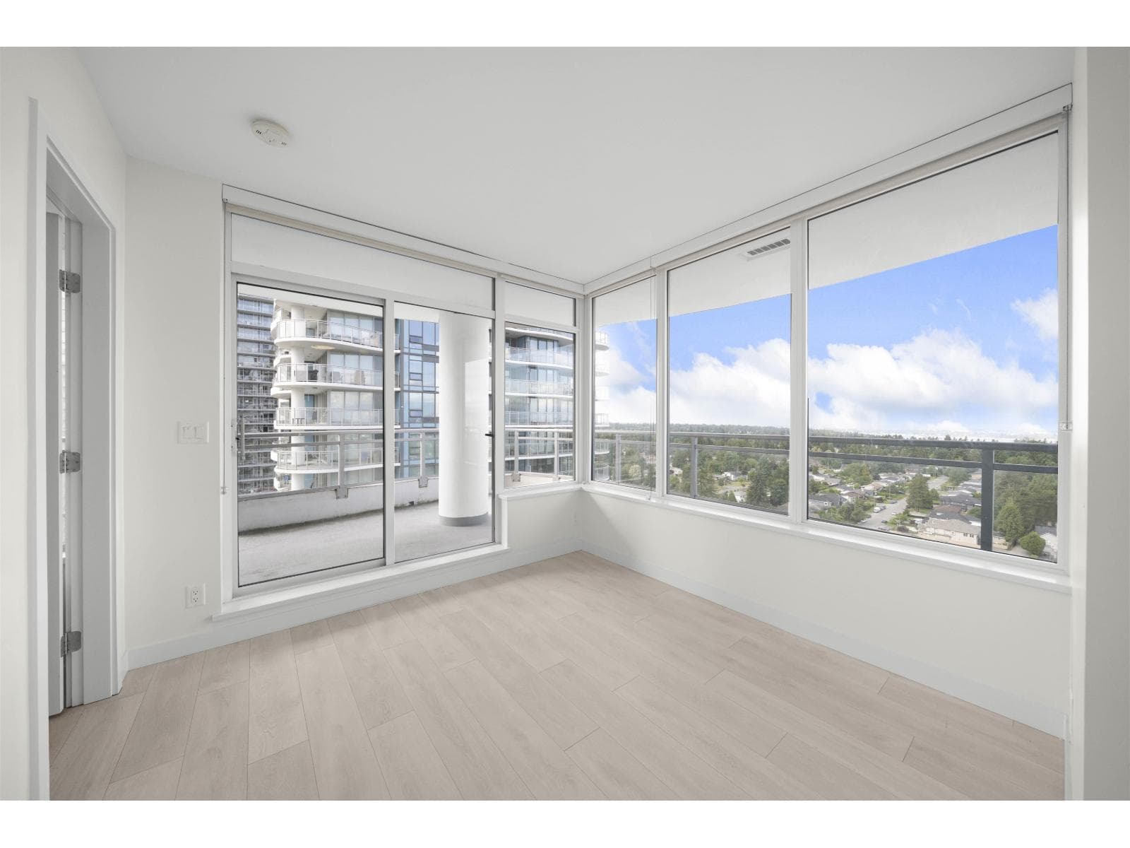 2108 13318 104 AVENUE photo 5
