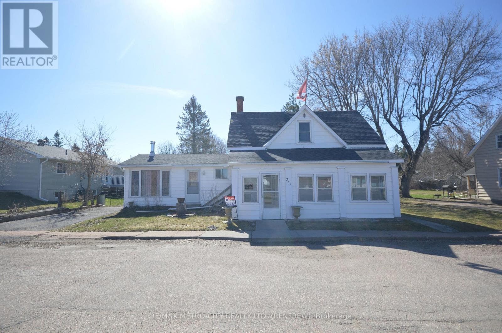 4 bed 3 bath single family at 235 RENFREW AVENUE W — $315,000