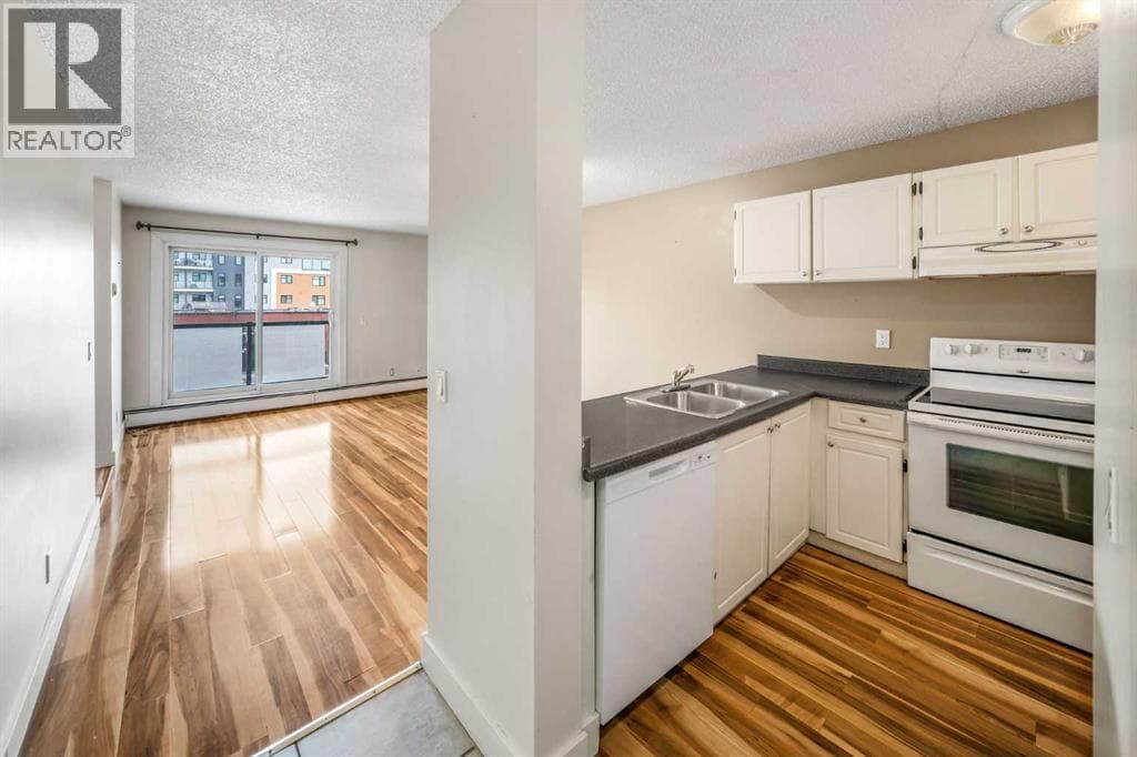 303, 1915 26 Street SW photo 2