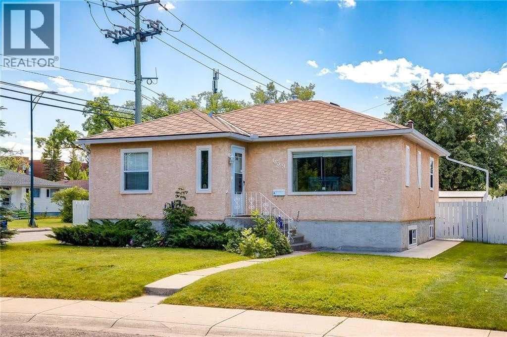 2 bed 2 bath single family at 639 18 Avenue NE — $749,900