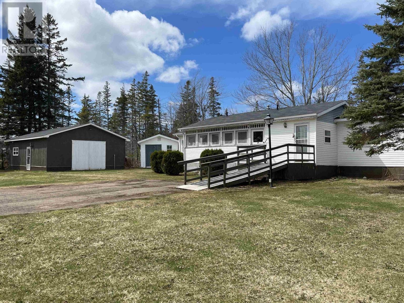 383 Ellerslie Road photo 2