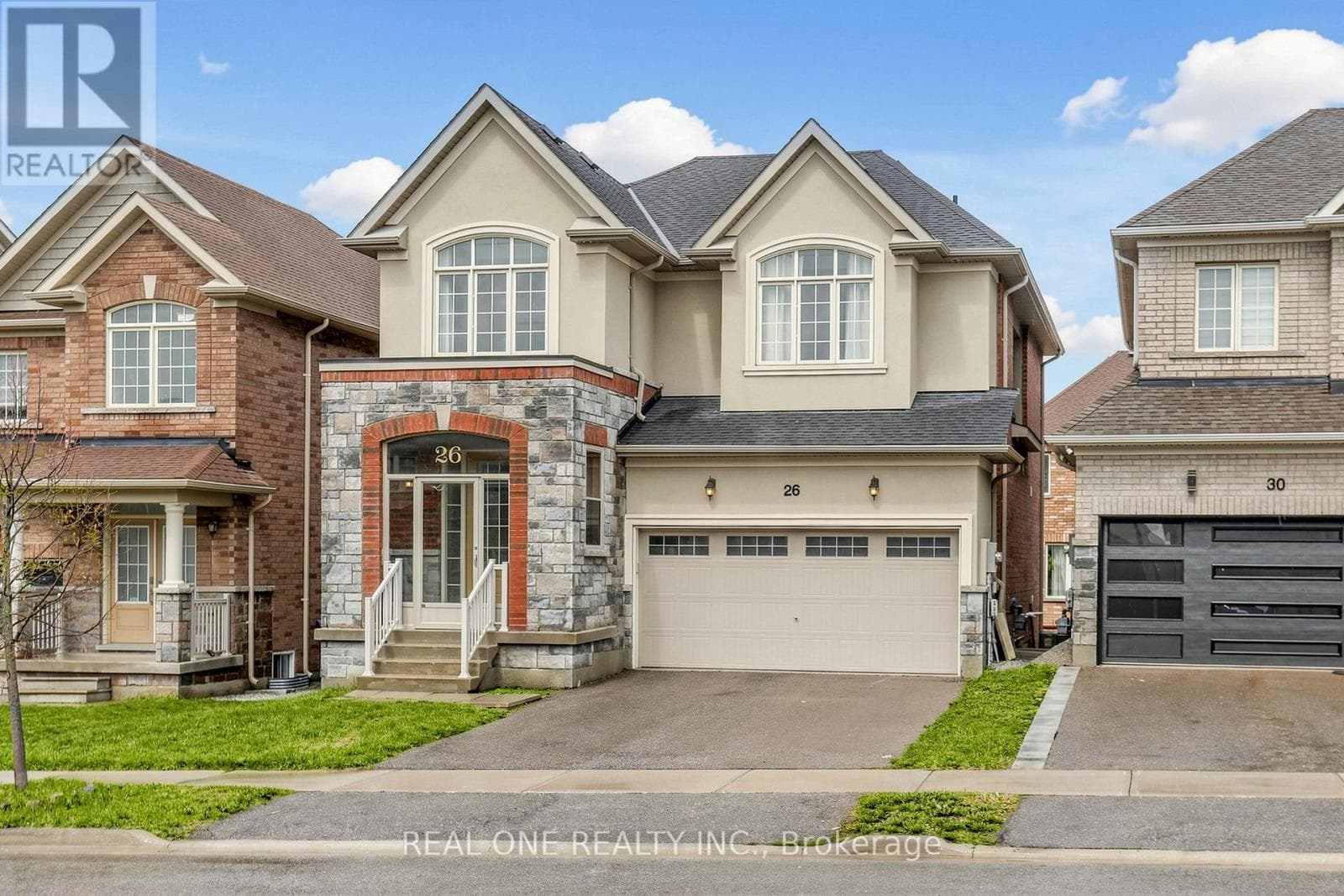 4 bed 3 bath single family at 26 MONDIAL CRESCENT — $1,099,000