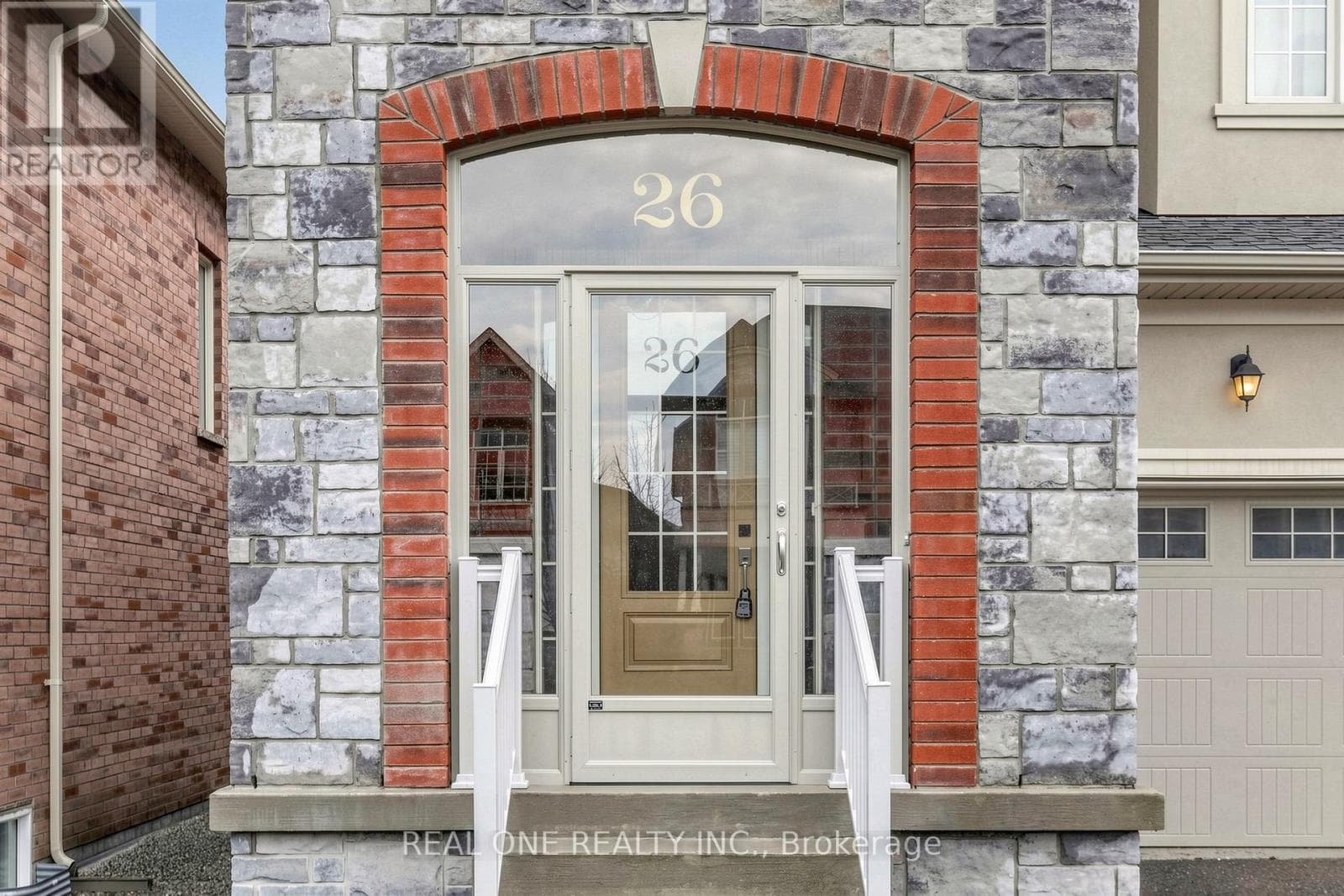 26 MONDIAL CRESCENT photo 3