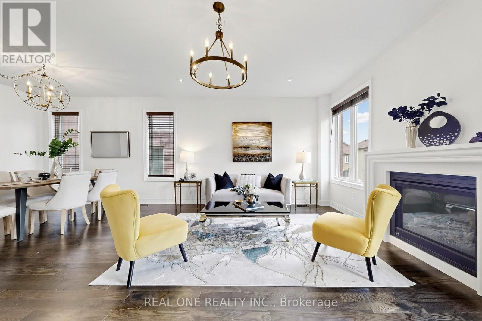 26 MONDIAL CRESCENT photo 4