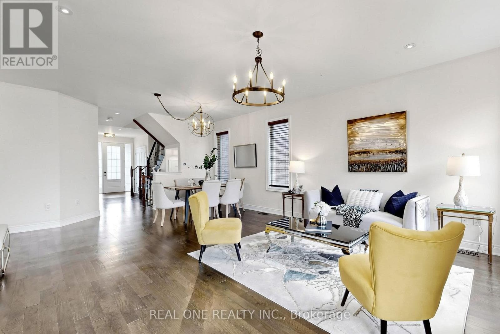 26 MONDIAL CRESCENT photo 5