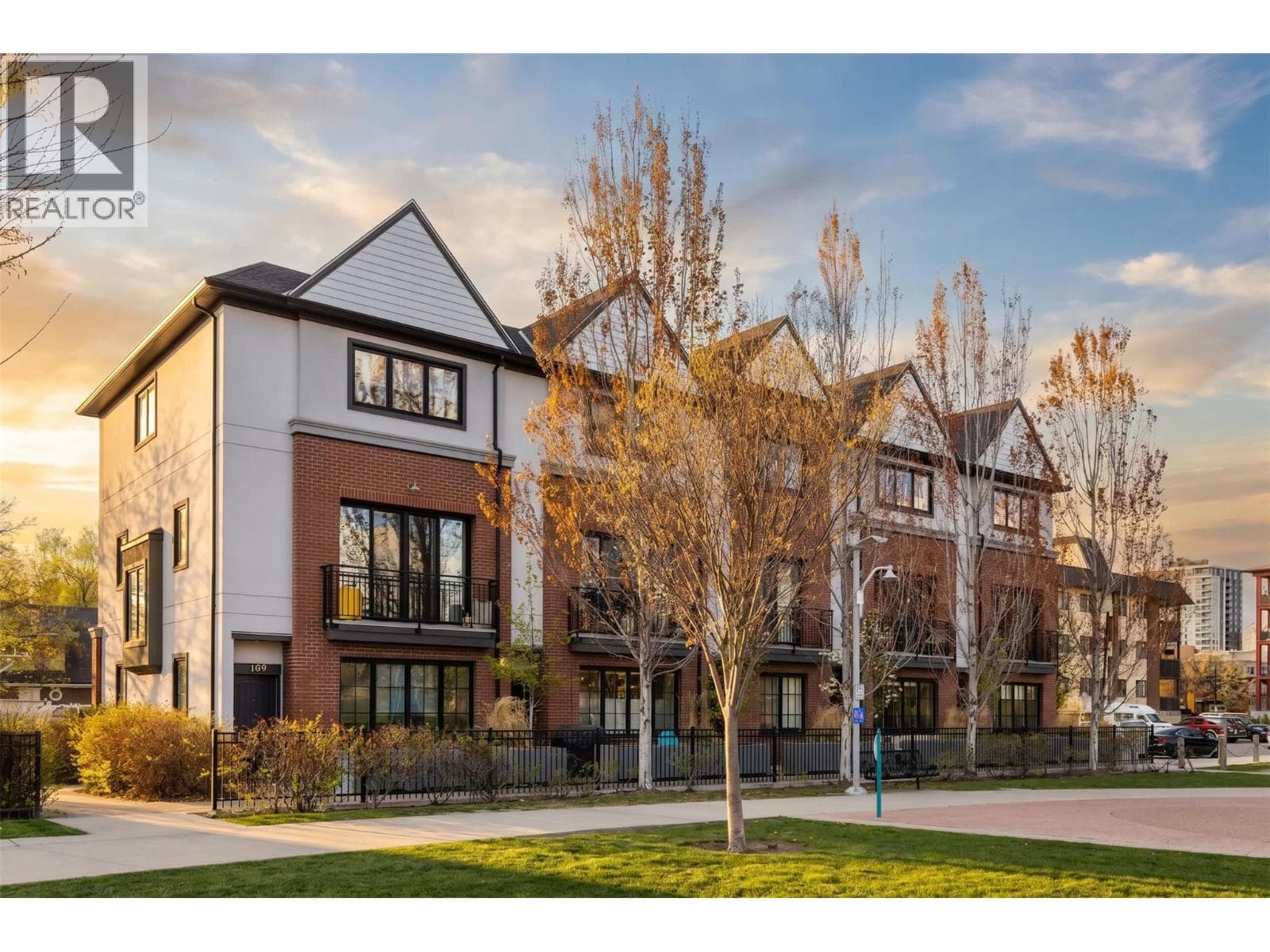 3 bed 3 bath single family at 555 Buckland Avenue Unit# 106 — $729,000