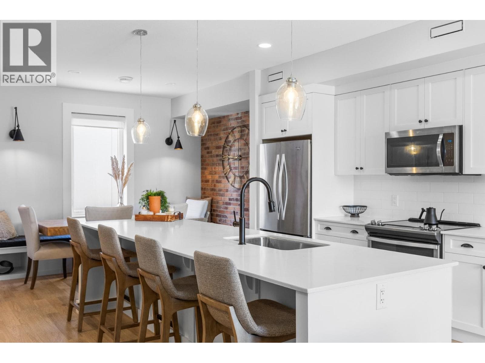 555 Buckland Avenue Unit# 106 photo 5