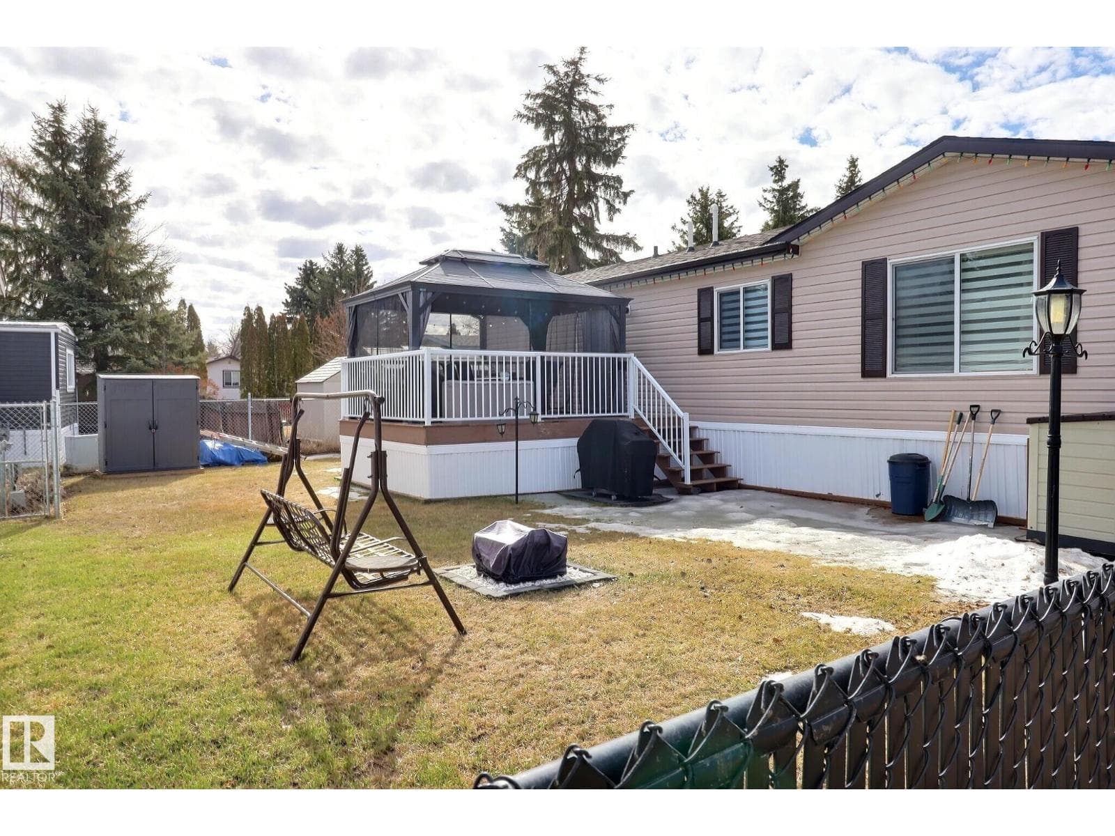 3 bed 2 bath single family at 307 Evergreen PA NW — $174,900