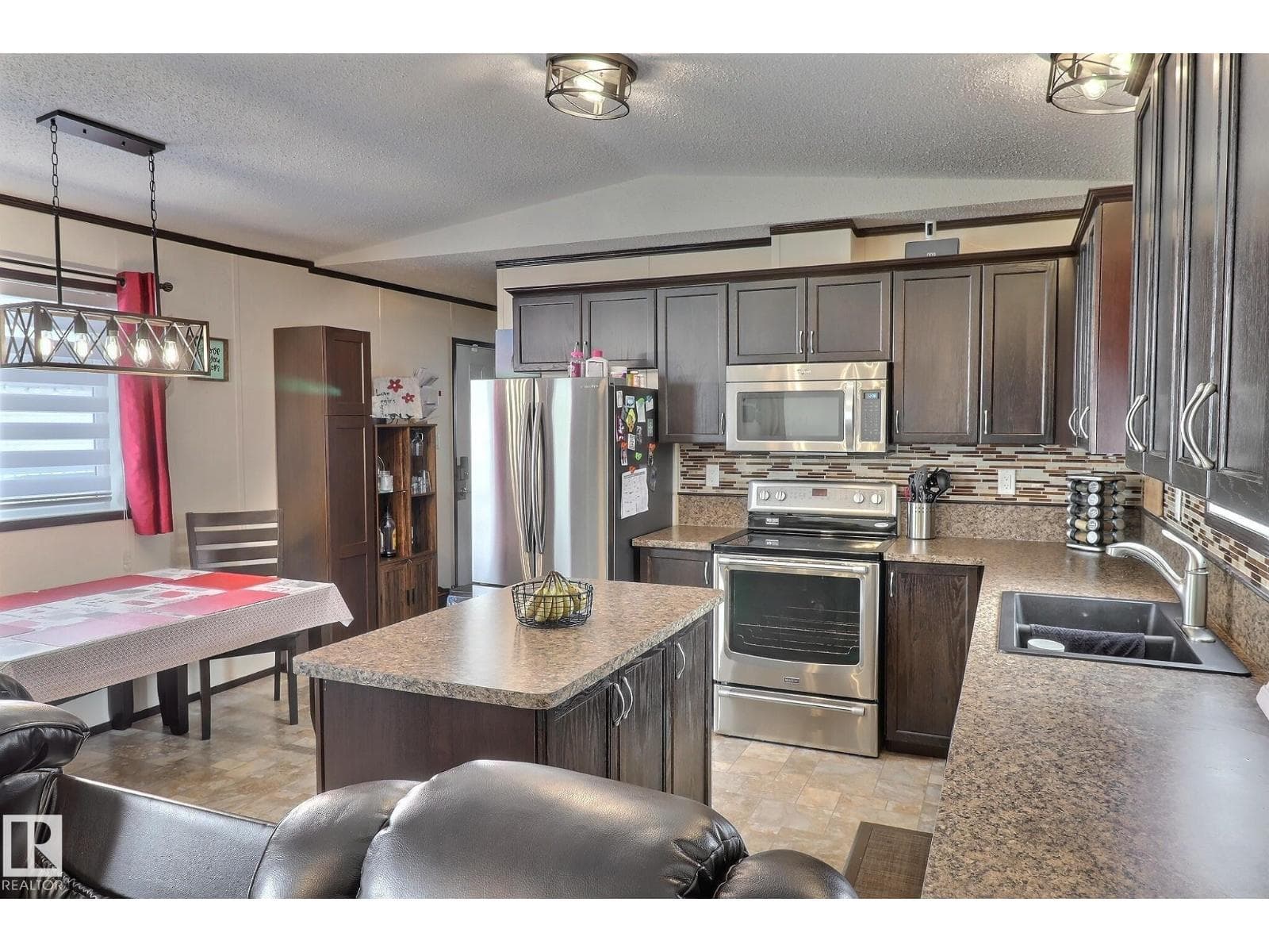307 Evergreen PA NW photo 5