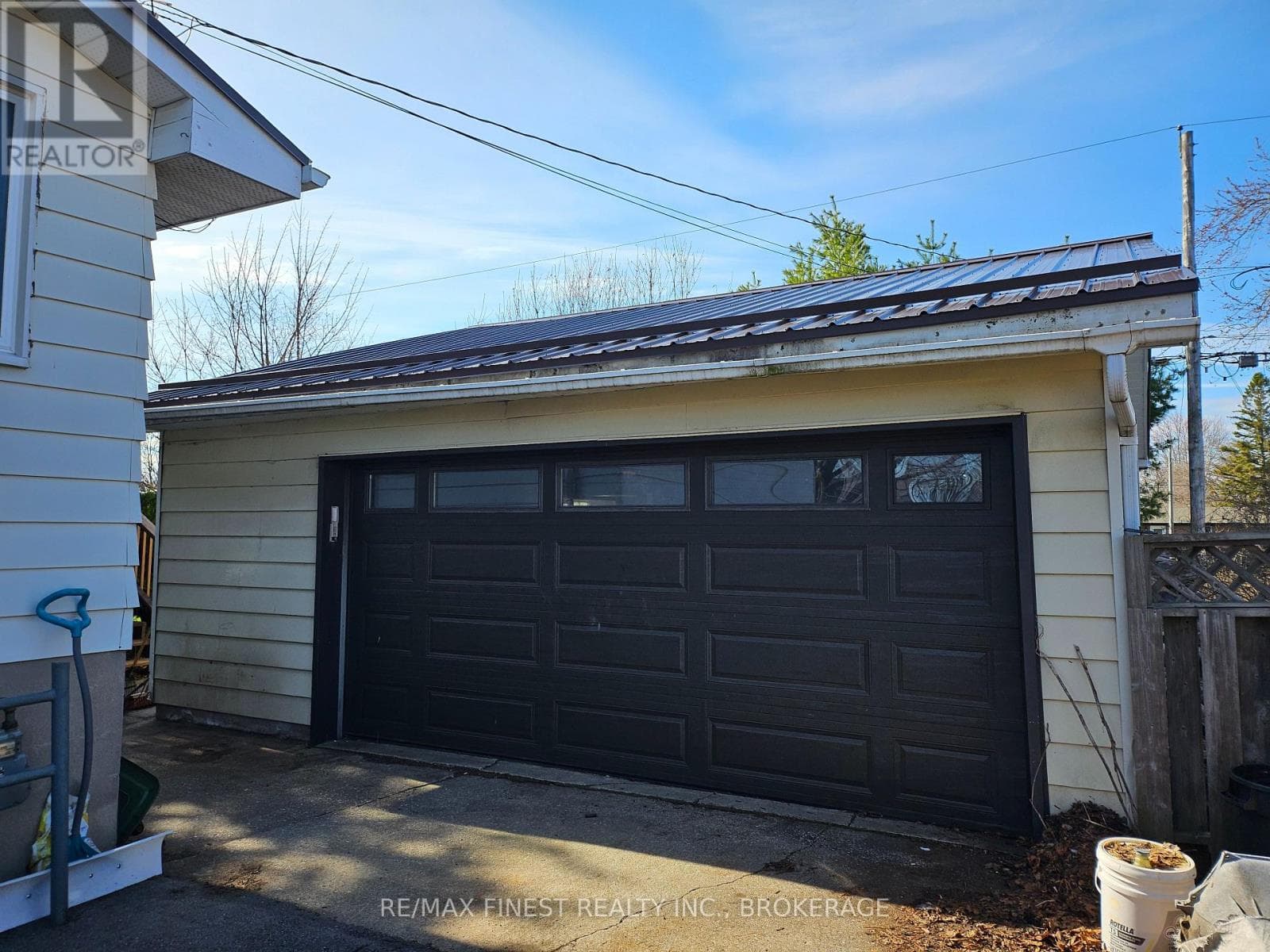 86 CHESTERFIELD DRIVE photo 2