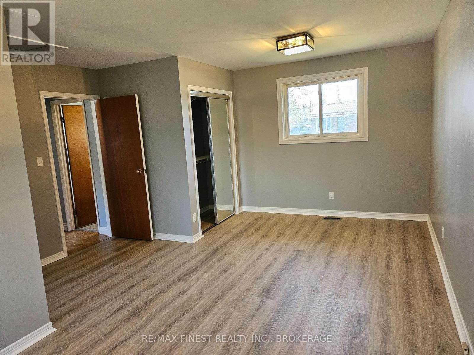 86 CHESTERFIELD DRIVE photo 4