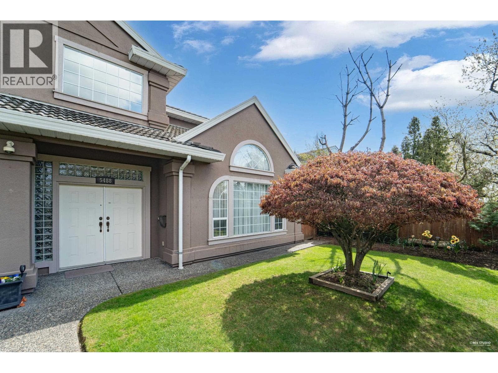 5480 CAMBIE STREET photo 3