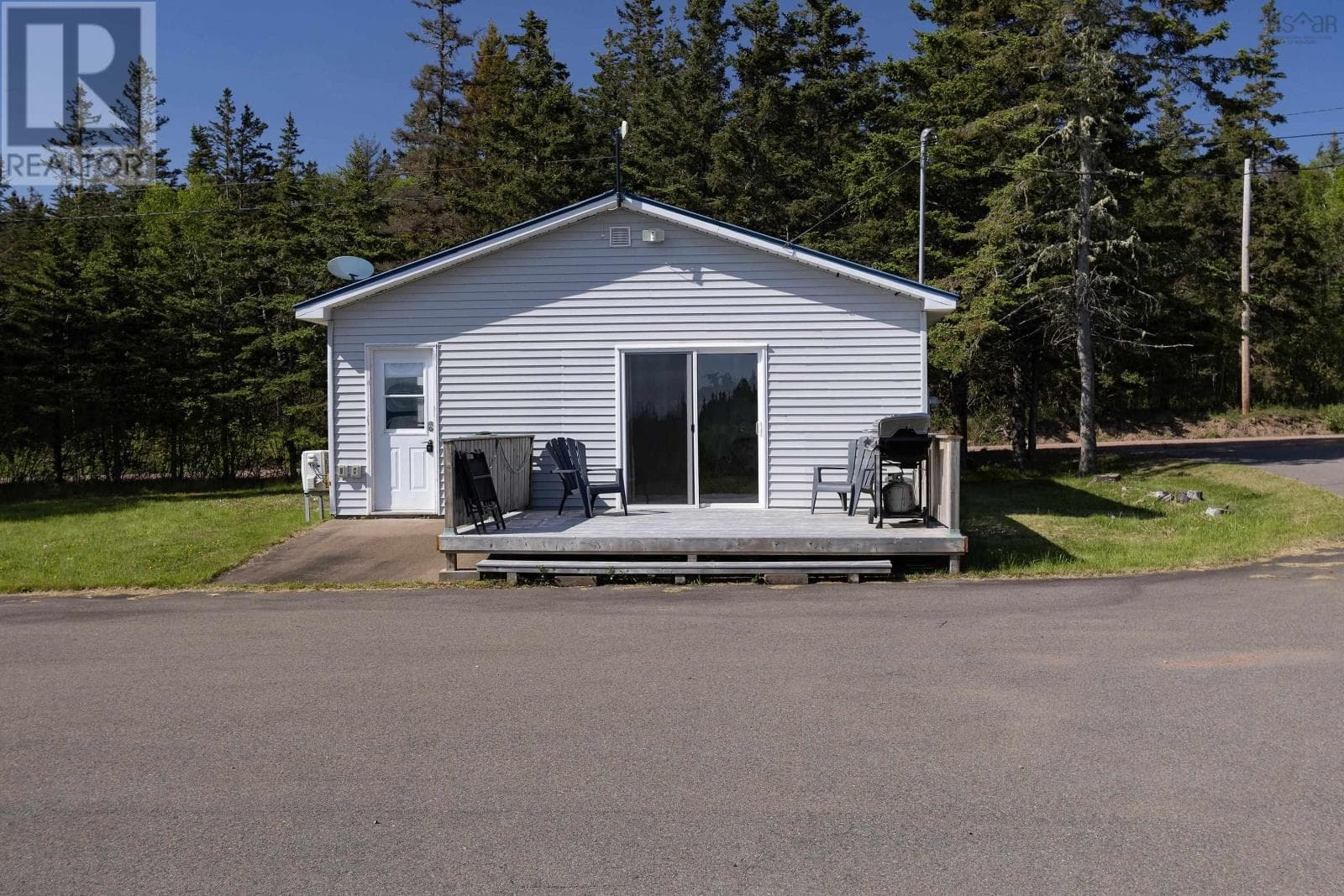 1168 West Bay Road photo 3