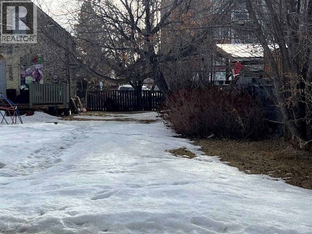 5027 46 Street — photo 3