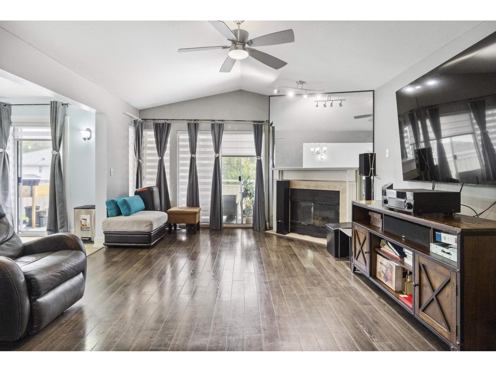 213 7156 121 STREET photo 5
