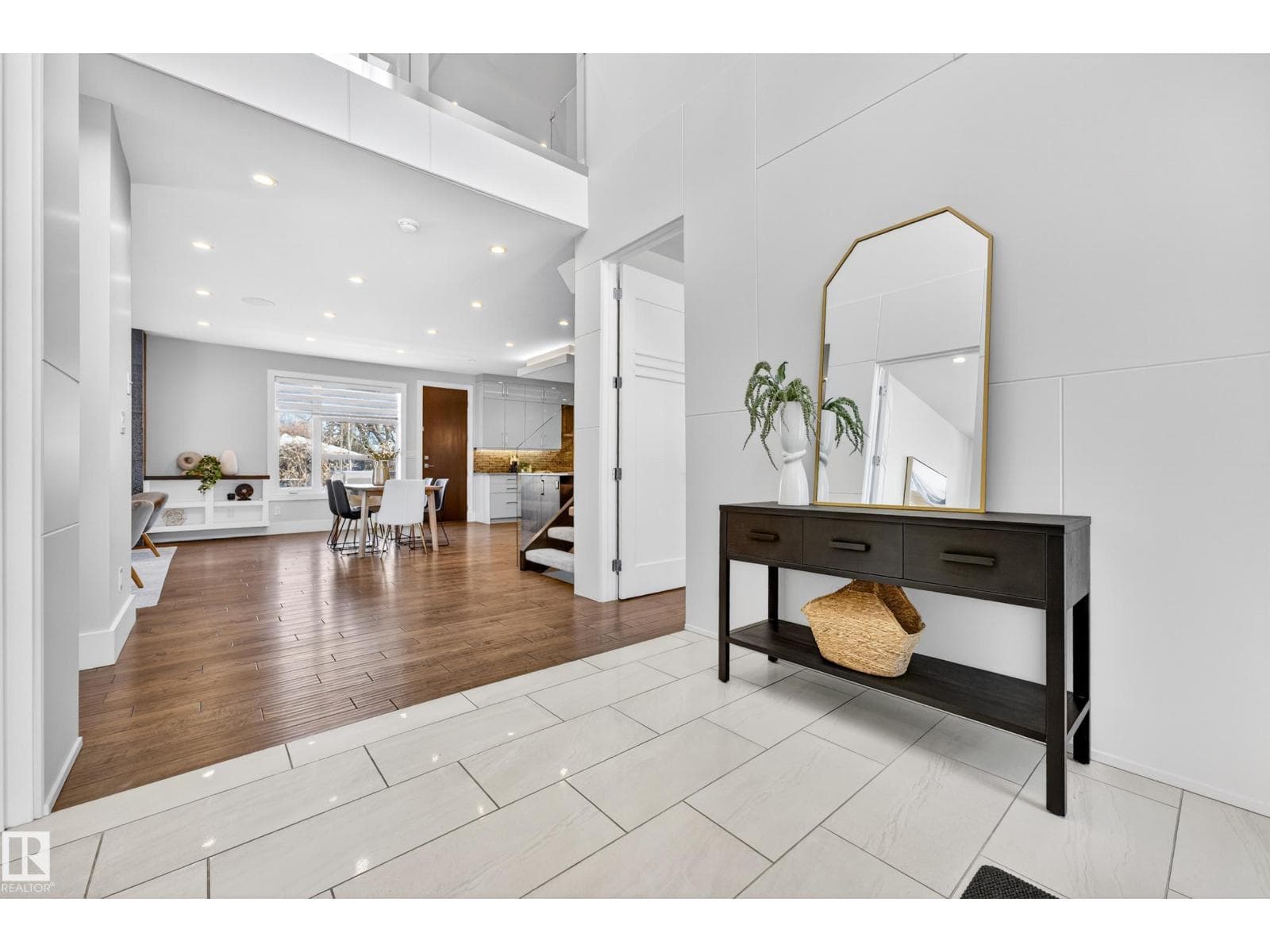 14132 97 AV NW photo 4