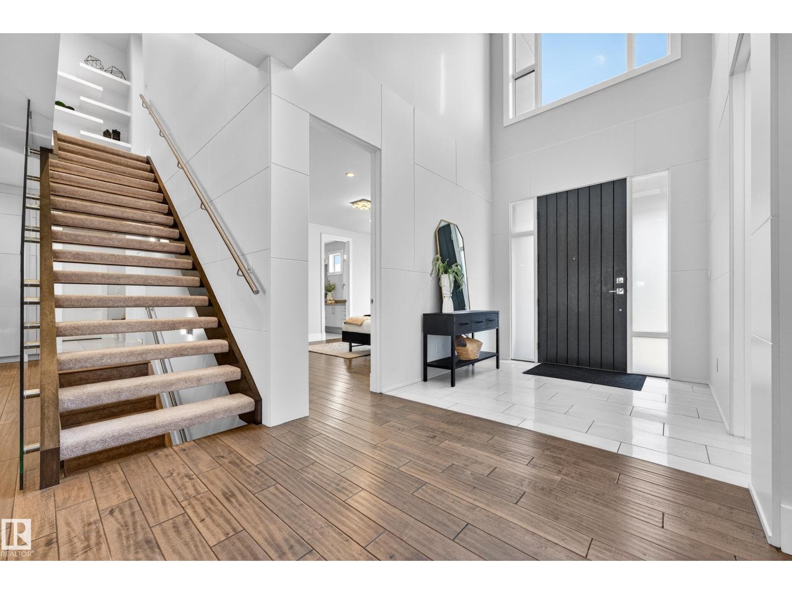 14132 97 AV NW photo 2