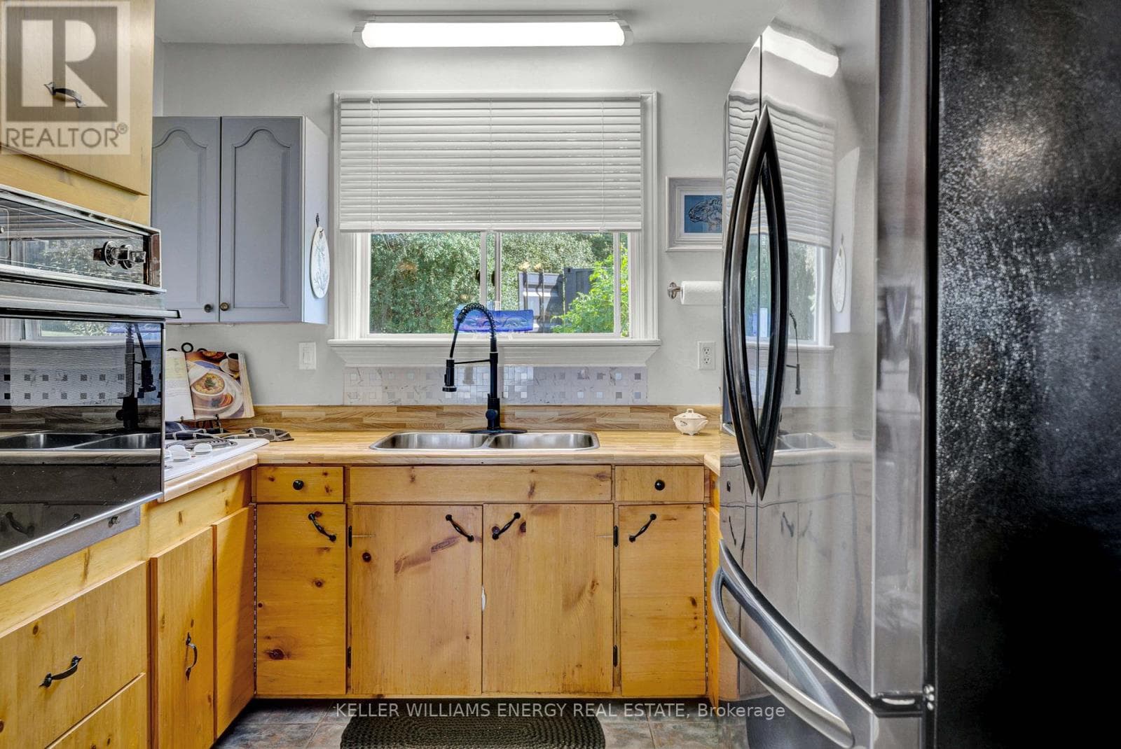 102 BISHOP LANE photo 5