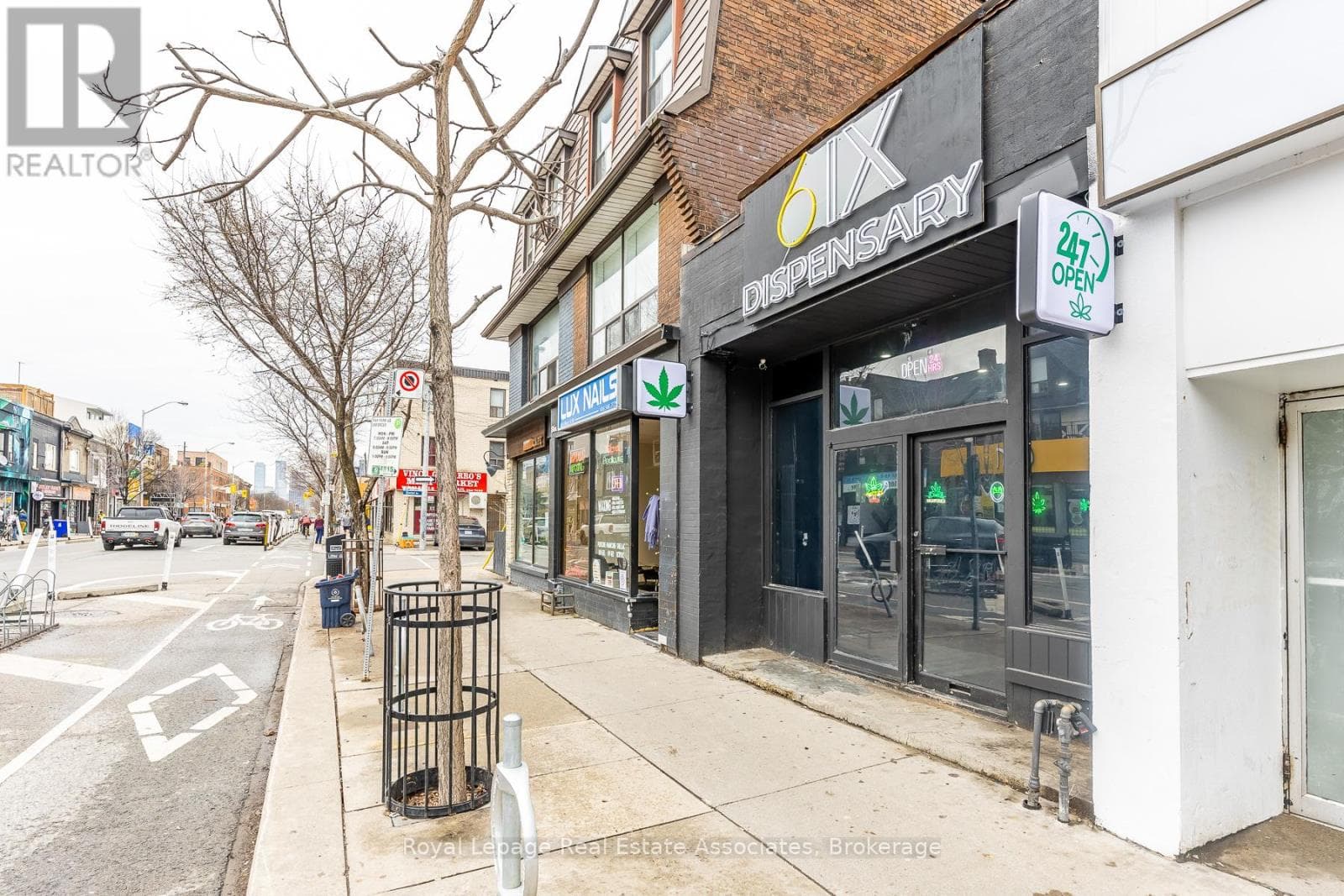 863 BLOOR STREET W photo 3
