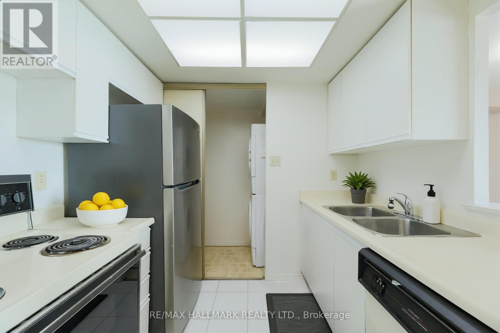 525 - 3 GREYSTONE WALK DRIVE photo 3