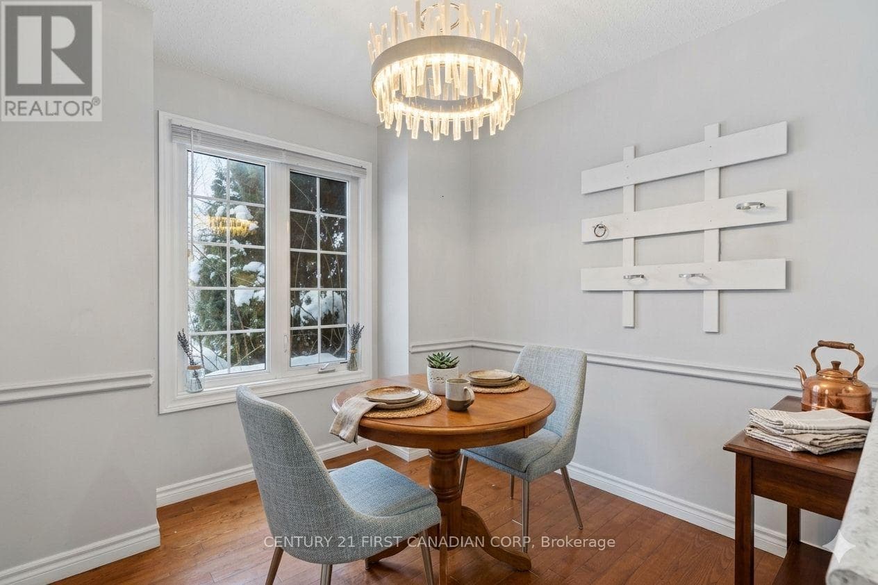 17 - 340 AMBLESIDE DRIVE photo 2