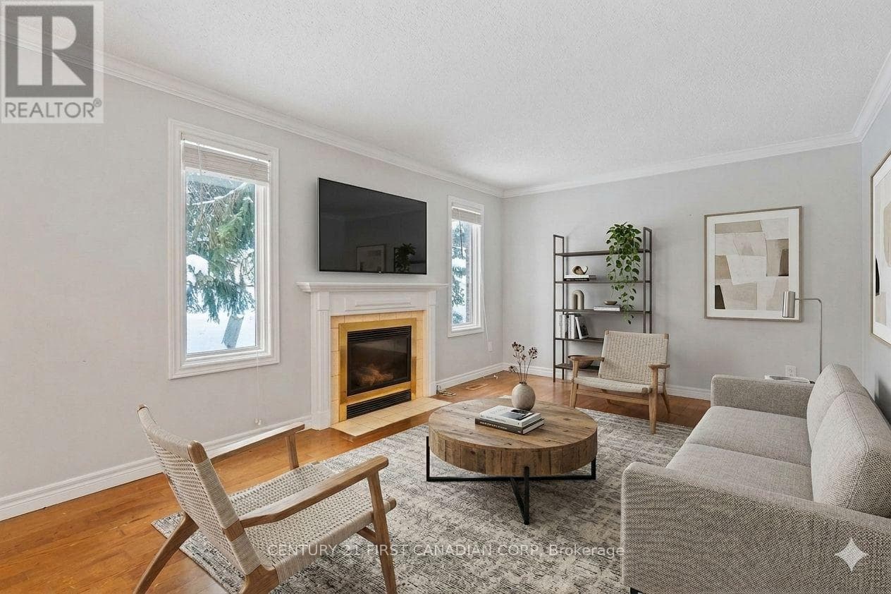 17 - 340 AMBLESIDE DRIVE photo 4