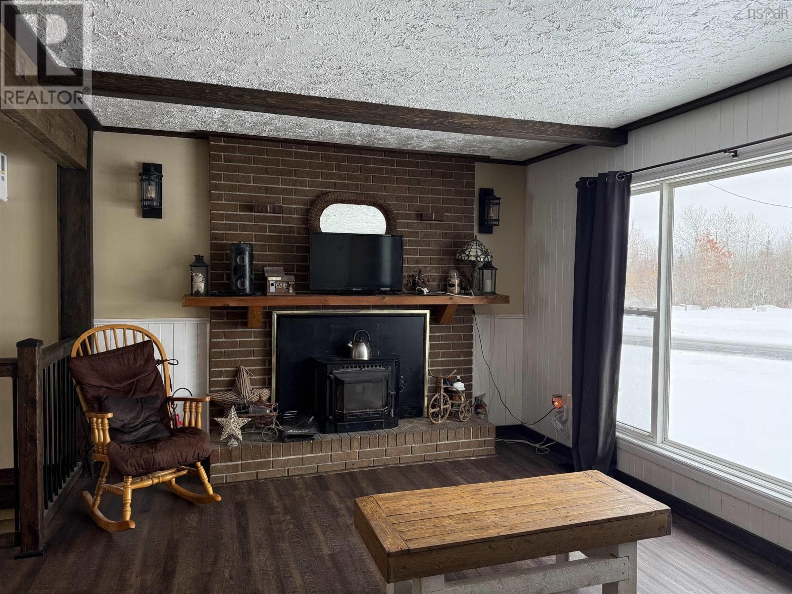 1668 Mackay Street photo 4