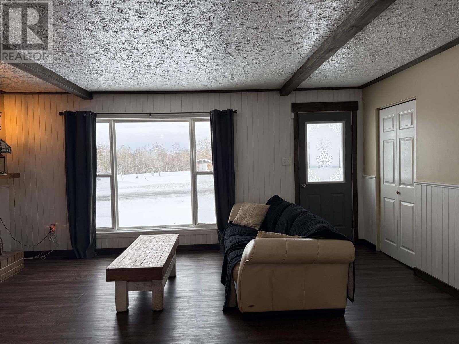 1668 Mackay Street photo 5