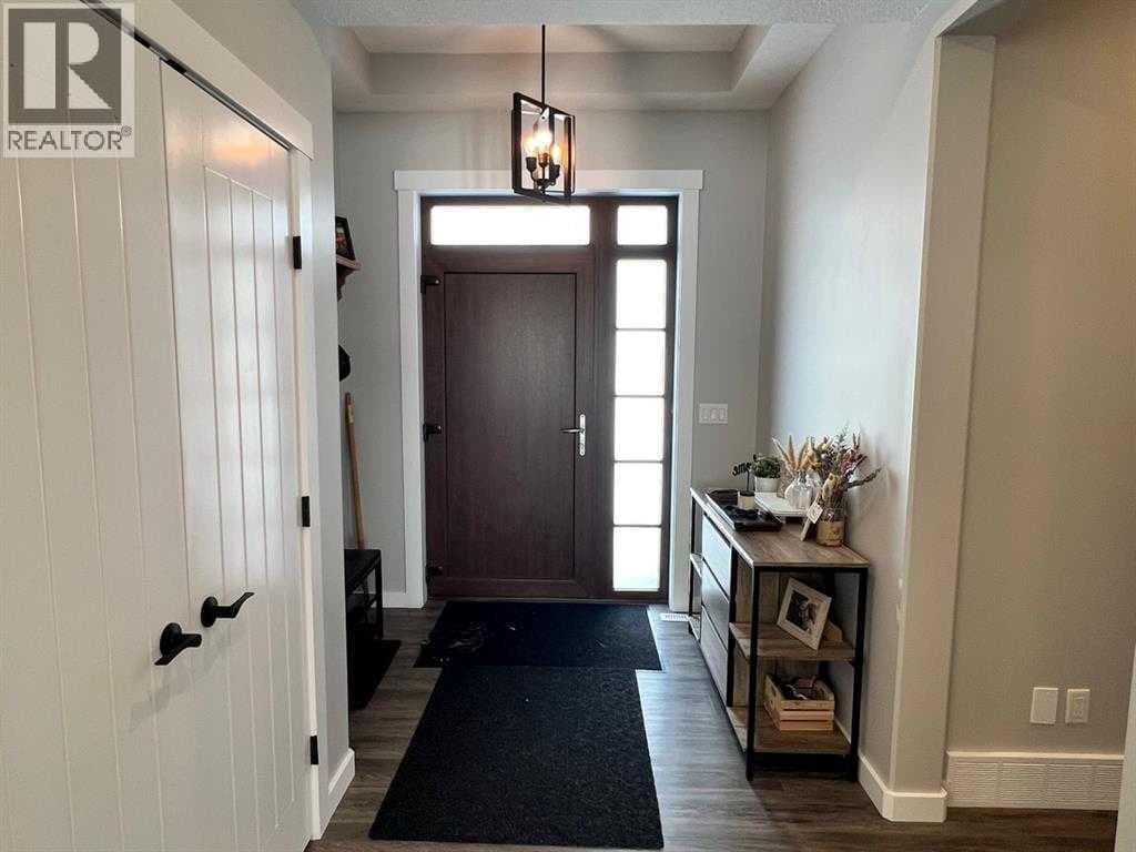 11, 1049 Alberta Avenue photo 3