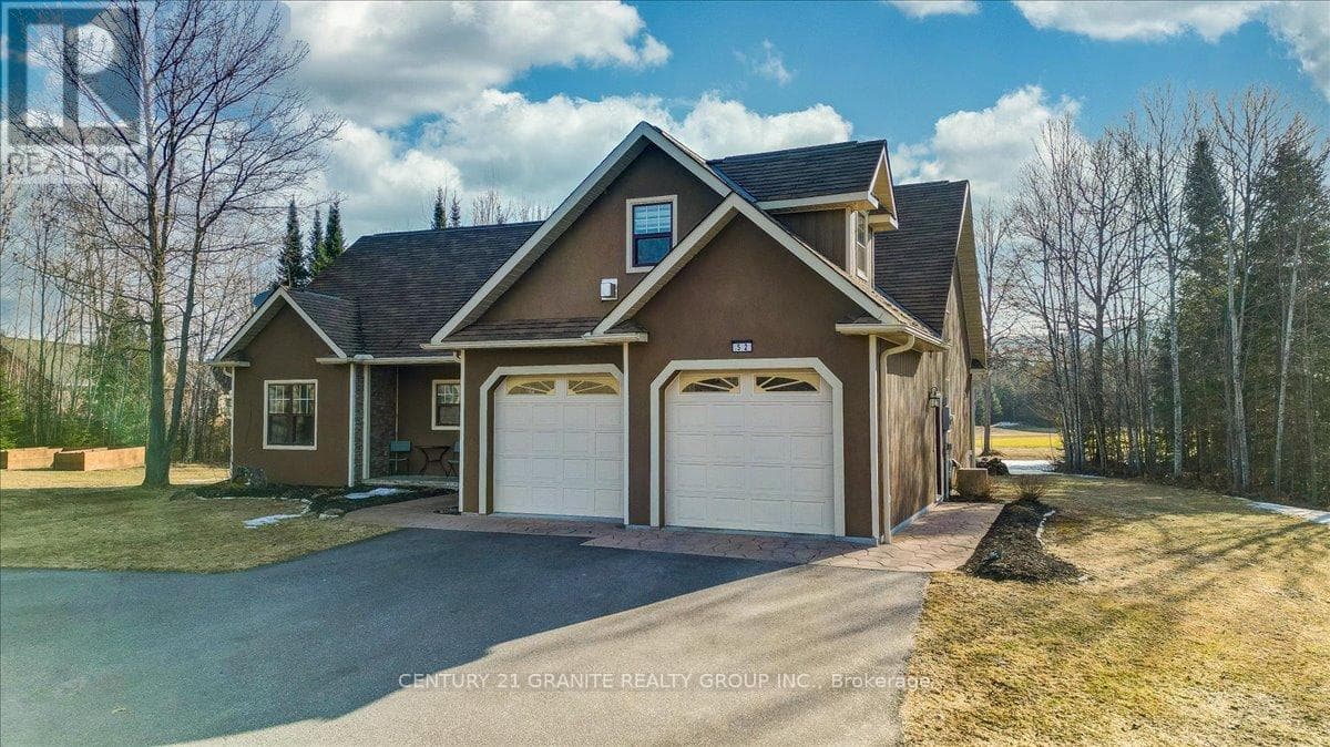 2 bed 2 bath single family at 52 NICKLAUS DRIVE — $649,000