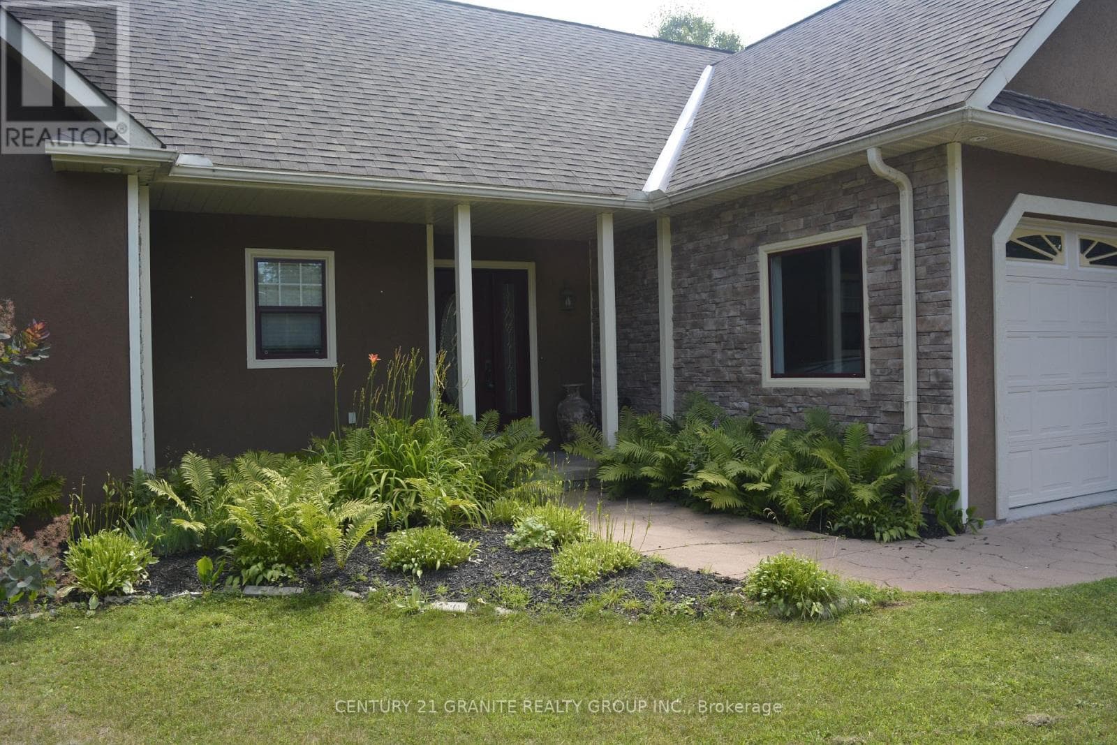 52 NICKLAUS DRIVE photo 2