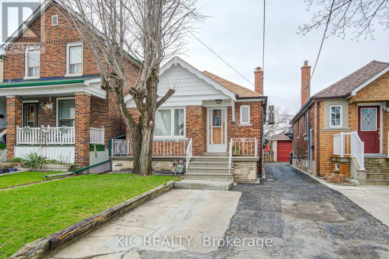 3 bed 3 bath single family at 35 MONTCALM AVENUE — $935,000