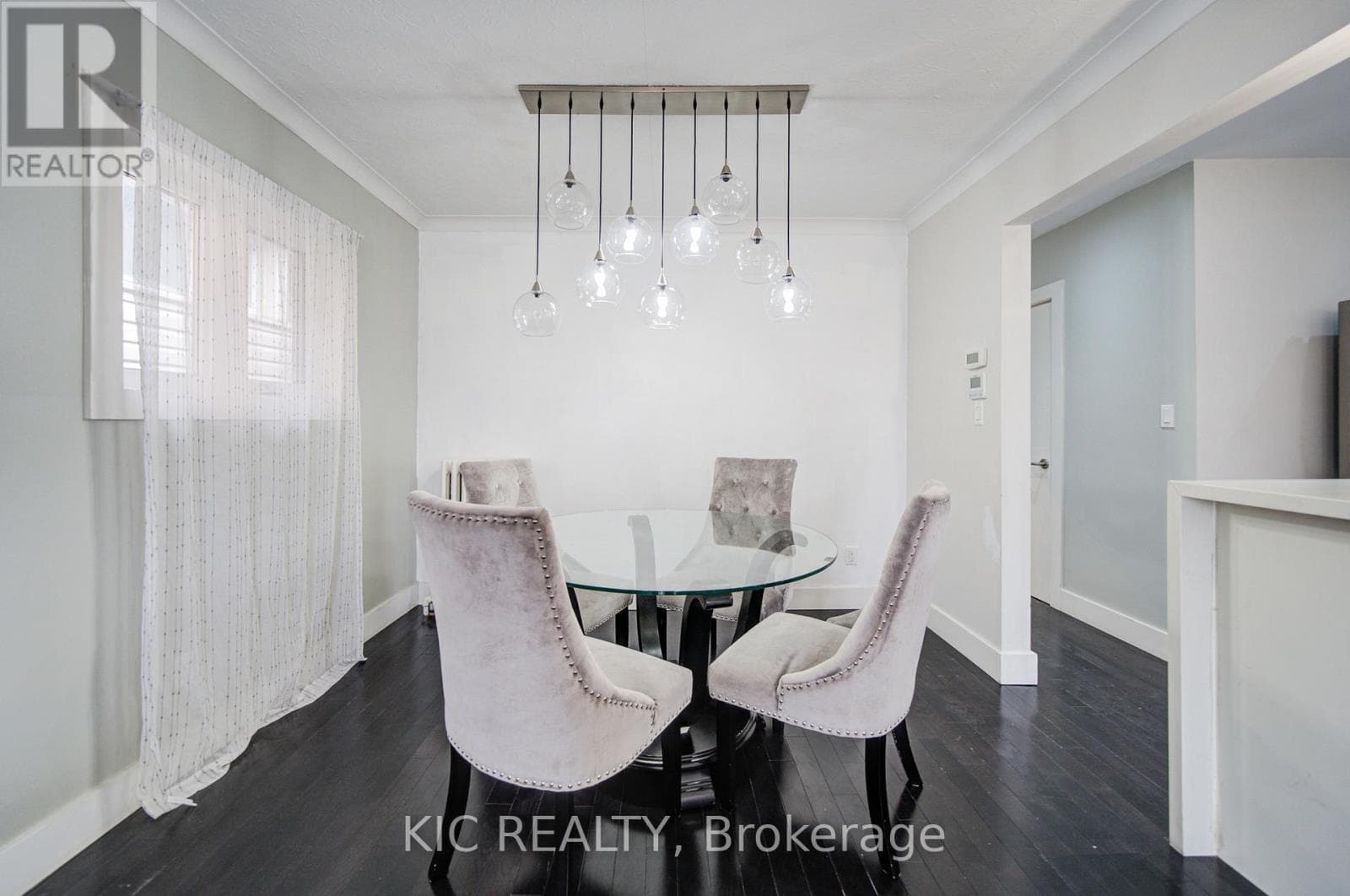 35 MONTCALM AVENUE photo 4
