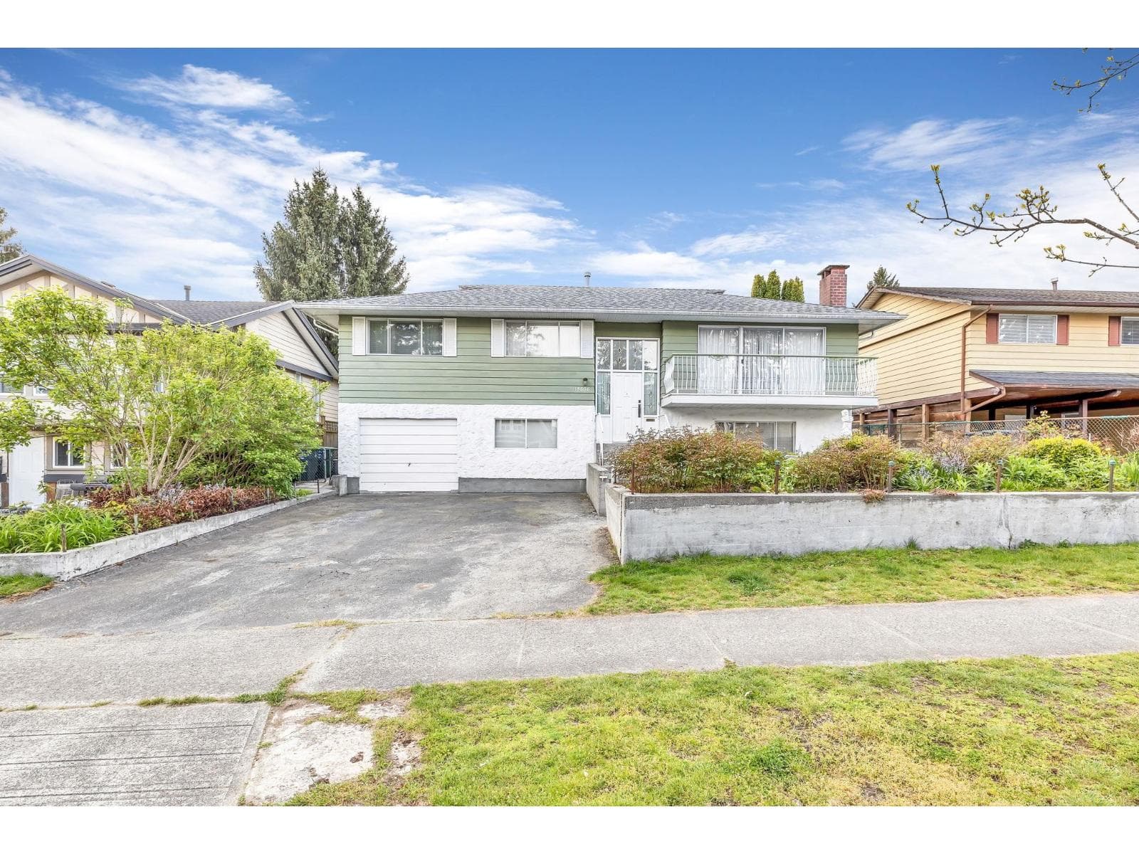 13886 78 AVENUE photo 3