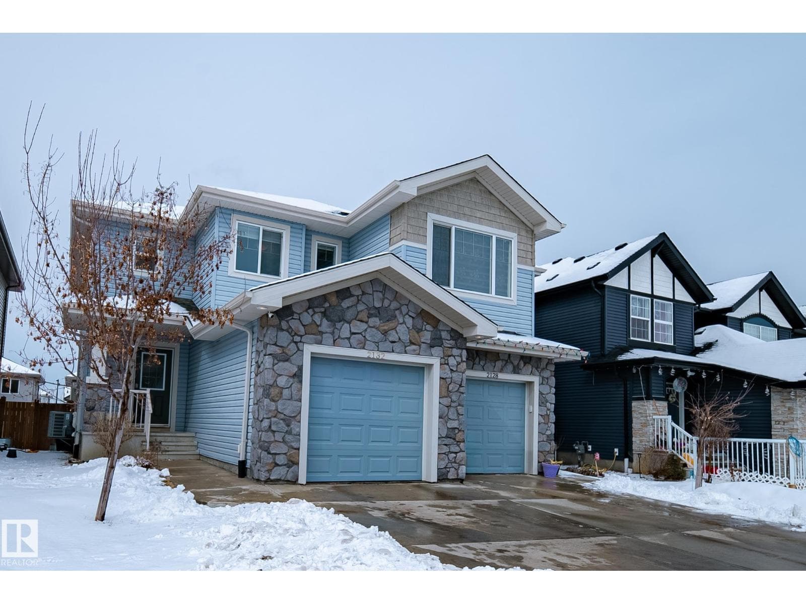 2132 52 ST SW photo 2