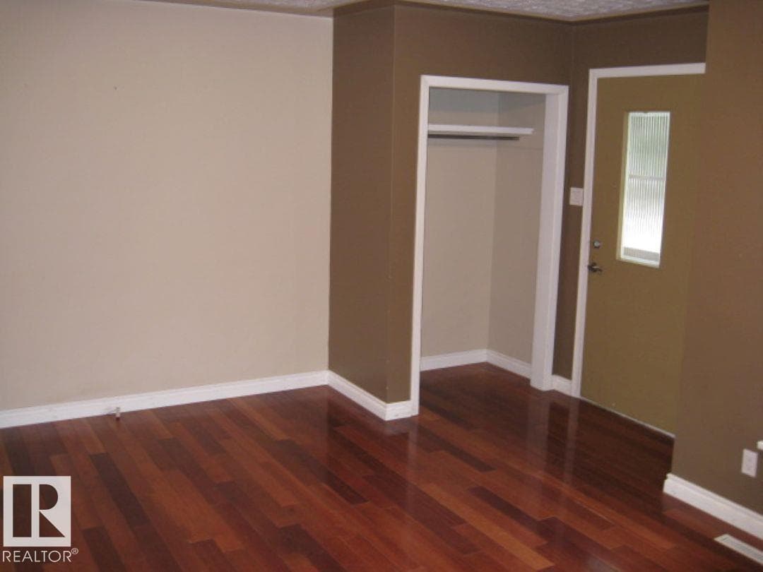 12720 135 AV NW photo 4