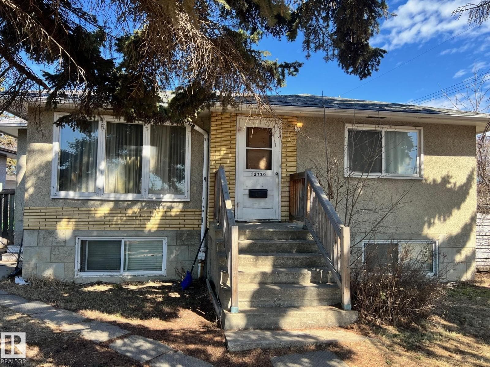 3 bed 2 bath single family at 12720 135 AV NW — $349,900