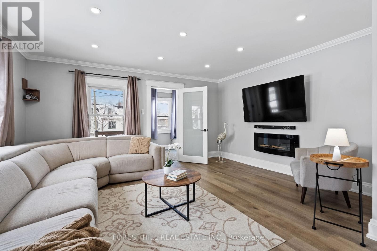 390 GLENDALE AVENUE photo 4