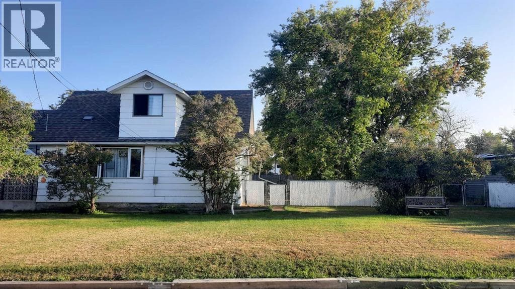 5 bed 3 bath single family at 1111 2 Avenue W — $368,000