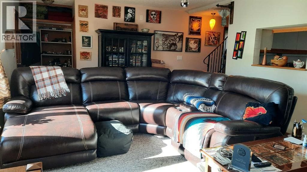 1111 2 Avenue W photo 4