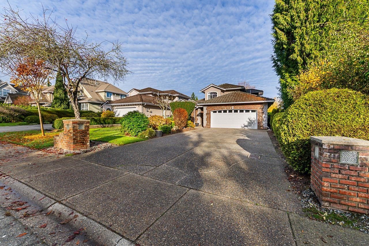 16545 10 AVENUE photo 2