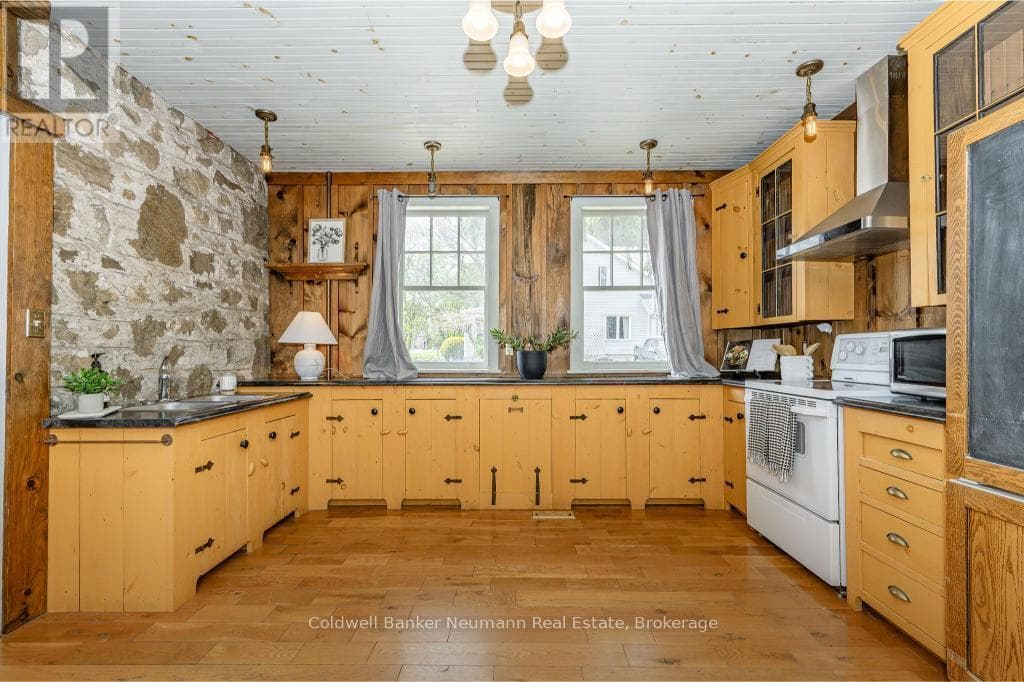 52 BROCK ROAD S photo 5