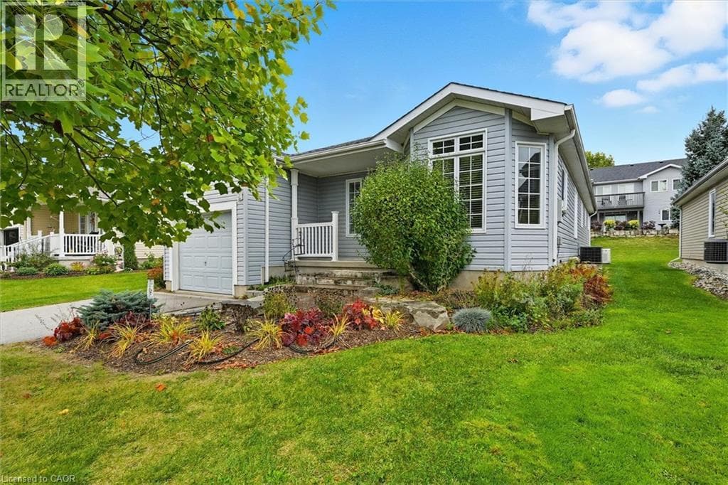 111 GRACEHILL Crescent photo 3